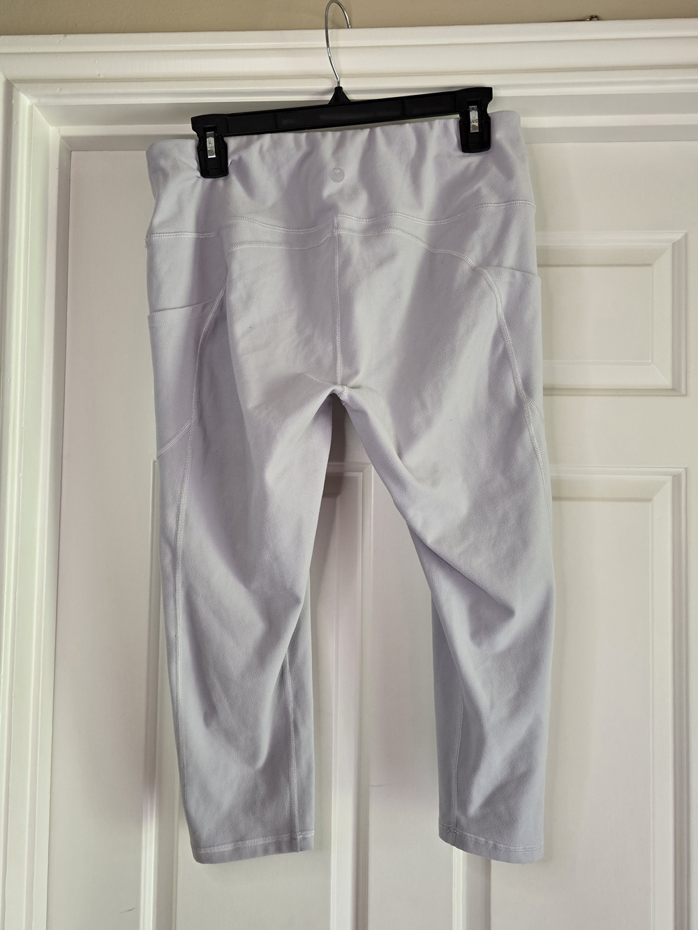 High-Rise Cropped Athletic Leggings in Light Gray - Picture 2 of 11